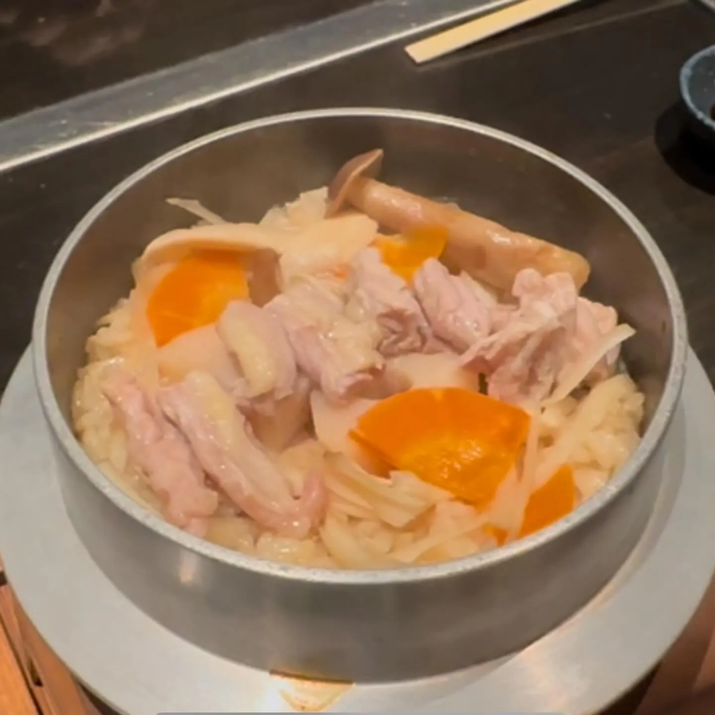 こんにちは！スタッフのななみです！